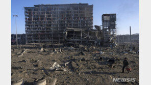 “러군, 키이우 쇼핑센터 공격…최소 8명 사망” 우크라 당국