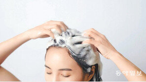 자연스럽게 젊어진다… 잇따라 도전장 내미는 ‘새치 커버 샴푸’