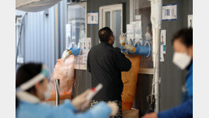 ‘스텔스 오미크론’ 과반 넘는다…유행 ‘정점’ 23~24일 확진에 달려