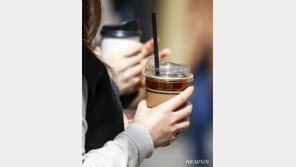 “매일 커피 3잔 이상 마시면 대장암 위험 77%↓”