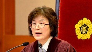 ‘朴탄핵 낭독’ 이정미 前헌법재판관, ‘공수처 1호 기소건’ 변호인 맡아