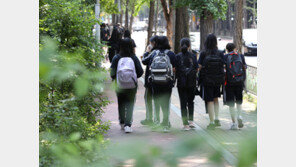 “무늬 속옷 벌점”…흰색 속옷 강요한 서울 중·고교 규정 폐지