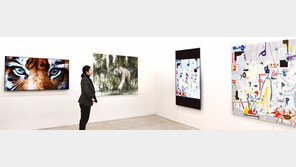 “작품 안에 또 다른 작품”… NFT 예술 작품 담은 LG 올레드 TV