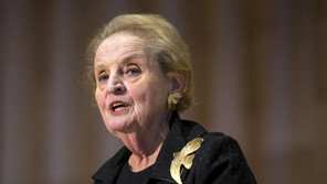 美 첫 여성 국무장관 올브라이트 별세…김정일 만났던 ‘북한통’