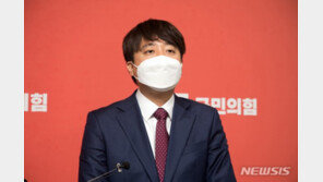 이준석 “尹, 靑 국민에 돌려 드릴 것…文, 기존 정치 문법 못 벗어나”