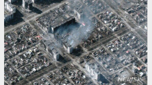 “우린 오늘도 살아남았다”…‘안네의 일기’ 쓰듯 아들에 문자