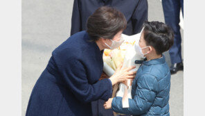 尹, 박근혜 퇴원 축하 난 전달…“다음주라도 찾아뵙고 싶다”