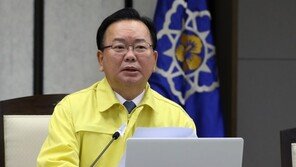 金총리 “먹는 치료제 활용 확대…오미크론 확산세 조금 꺾여”