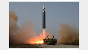 태양절 앞서 ICBM 조기등판…정상각도 발사 등 추가 도발