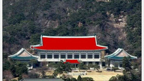 정청래 “尹, 靑 싫으면 적와대로” vs 김용태 “3선이 유치찬란”