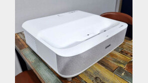 [리뷰] 100인치급 TV를 내 집으로? 초단초점 프로젝터, 엡손 EH-LS300W