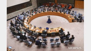 “제재 완화” vs “나쁜 행동 보상 안 돼”…안보리서 北 ICBM 공개 설전