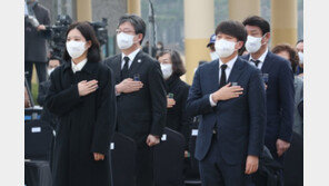 ‘토론 생각있냐’…이준석 “무제한 가능” 박지현 “나중에 기회 되면”