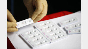 오후 6시 23만8229명 확진…전날比 1만9923명↓ ‘나흘연속 감소’