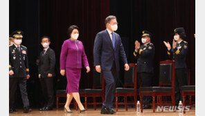 ‘김정숙 여사 옷값’ 靑 공개 거부에…네티즌 직접 ‘계산’ 나섰다