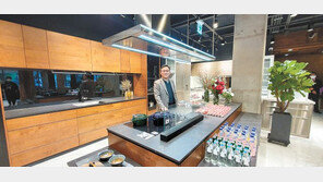 스테인리스 워크톱에 동선 최적화… 상위 1% 만족시킬 프리미엄 주방