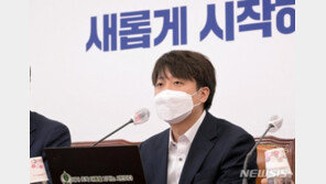 “불법” vs “헌법 권리” 이준석·박지현, 전장연 시위 놓고 ‘정면 충돌’