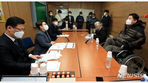 장애인 단체, 인수위 면담 후 지하철 3·4호선 시위…열차 지연 없어