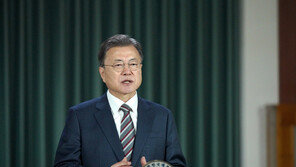 文대통령 5년간 어떤 말 했나…靑, 주요 연설·글 엮어 출간