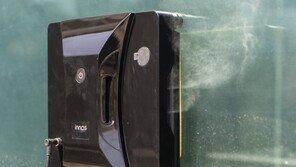 [리뷰] 위험한 창문 청소는 끝, 이노스 퓨어뷰 W5 창문 로봇 청소기