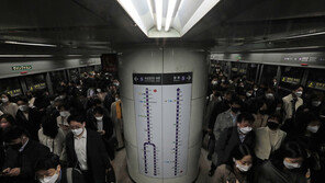 서울 8만1824명 확진, 1주 전보다 1만9000명↓…사망 60명