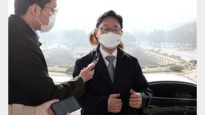 박범계 “제 입장 수미일관, 수사지휘권 폐지 반대”…업무보고는 ‘긍정 평가’