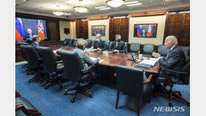 크렘린궁 “푸틴·바이든, 전 세계 위해서라도 대화 필요”