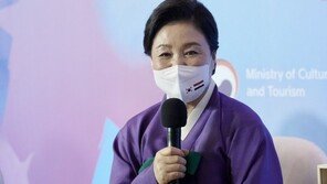 이준석 “김정숙 여사, 특활비 지출 사례 나오면 모든 옷 반납해야”