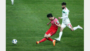 이재성 “UAE전 실망스런 경기력 죄송…기쁨과 감동으로 보답할 것”