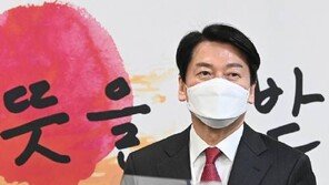 “다음주 모임 10명·밤 12시…3주 뒤 시간제한 폐지” 인수위, 정부에 전달