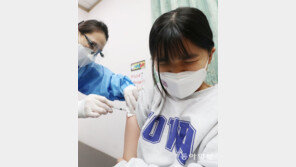 5∼11세 백신접종 저조… “이미 걸릴만큼 걸렸는데”