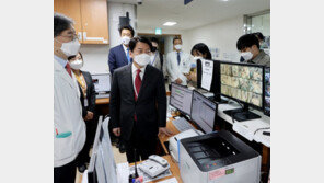 [단독]3월 코로나 사망 8172명, 암 앞질렀는데…‘10인-자정’까지 풀 듯