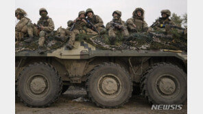 英국방 “35여개국, 우크라에 살상무기 추가 지원키로”…韓도 포함