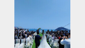 거리두기 완화, 웨딩시즌 맞물렸지만…웨딩업계는 여전히 ‘우울’
