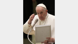 교황 “일부 통치자가 갈등 조장”…푸틴 향해 첫 공개 비판