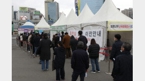 신규확진 완만한 감소세 속 해외선 새 변이 ‘XE’ 발견