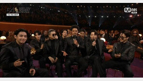 트레버 노아, 그래미서 BTS와 인터뷰 도중 “무궁화 꽃이…”