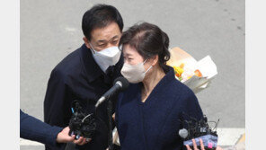 유영하 “박근혜, 친박은 없다더라…사저정치는 과장”