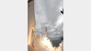 軍 관계자 “北 백두산 엔진, 요즘 안 쓰는 맹독성 물질”