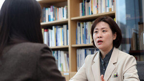 “코로나19 마음도 병들게 해…심리방역 중요” 상담건수 4배 폭증