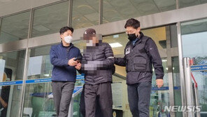 동네 지인 흉기 살해 60대 구속 송치…“우발적 사고” 주장