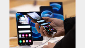 삼성, S펜 품은 ‘갤S22’ 국내 판매량 100만대 육박…전작 대비 2주 빨라