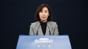 靑 “5월10일부터 청와대 개방? 전날 자정까지 文 군 통수권자”