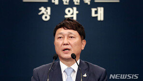 최재성 “새 시대엔 새 소명 필요…정치 그만둔다”