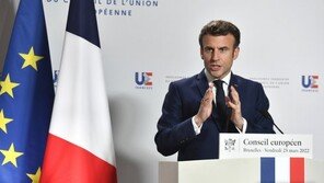 프랑스 대선 나흘 앞…마크롱-르펜, ‘우크라 위기’ 속 접전