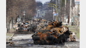 우크라 “러, 포로로 잡은 우리 여군 나체로 고문”…조사 촉구