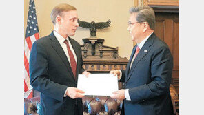 尹친서 백악관 전달… “美 전략자산 한반도 전개 협의” 