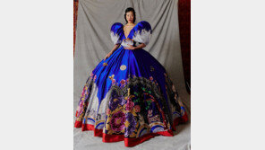 오방색으로 거침없는 욕망 표현… 민화, 세계가 주목