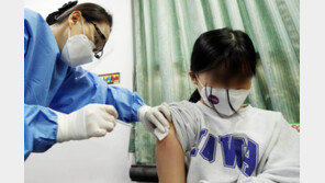 백신 안 맞은 청소년 3명 중 1명 “백신 생각없어”…엔데믹 ‘구멍’