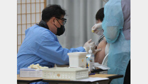 방역당국 “코로나 확진 이력 있어도 3차 접종 권고 검토”